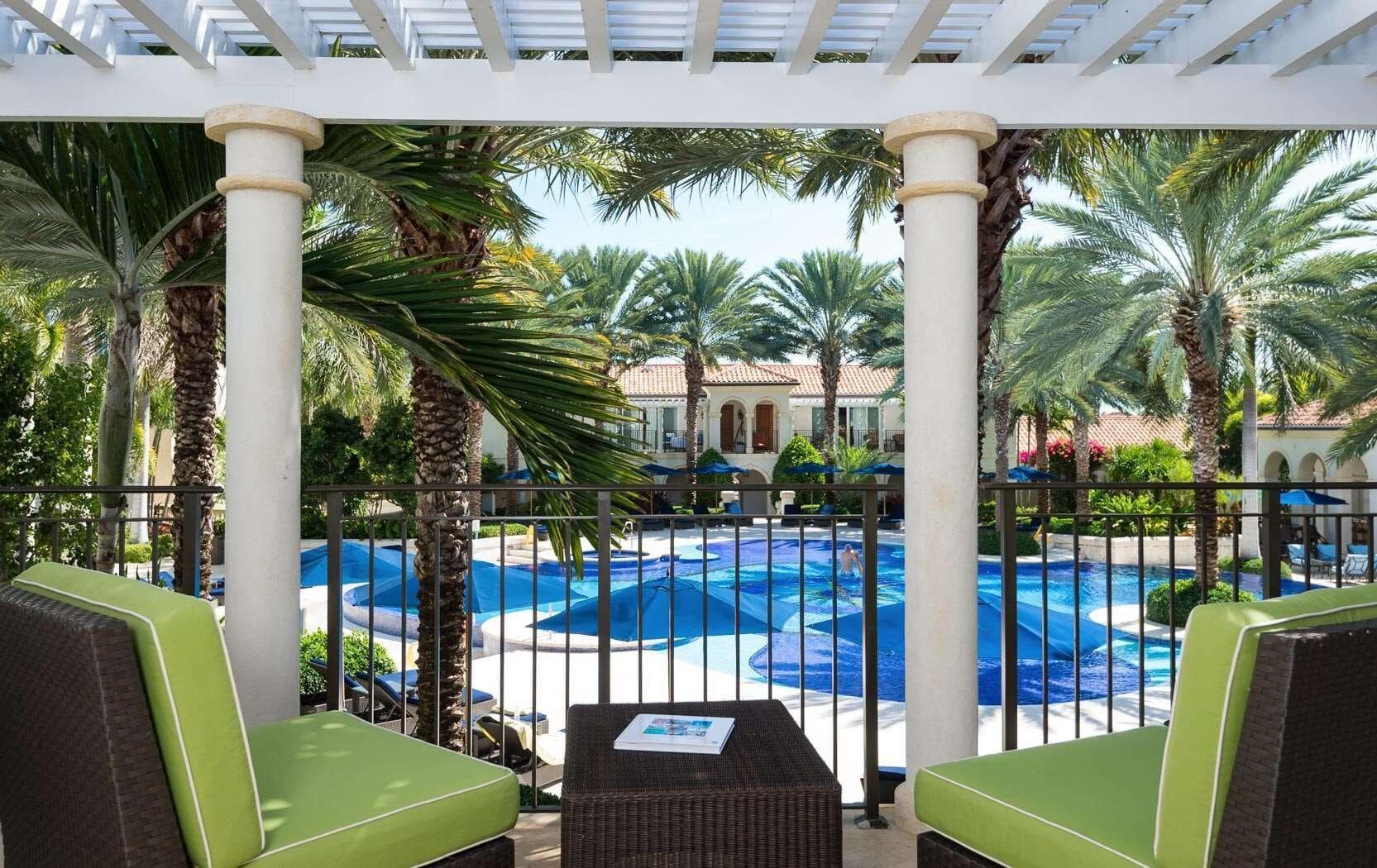 Hotel The Regent Grand Grace Bay Esterno foto