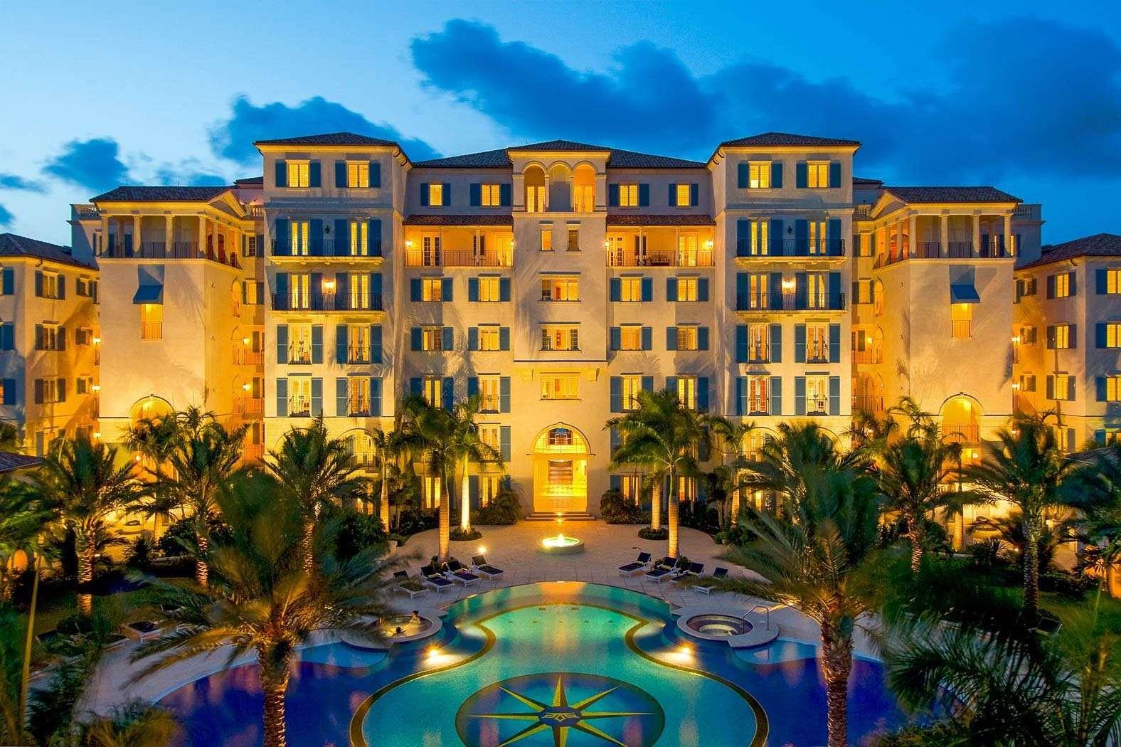 Hotel The Regent Grand Grace Bay Esterno foto