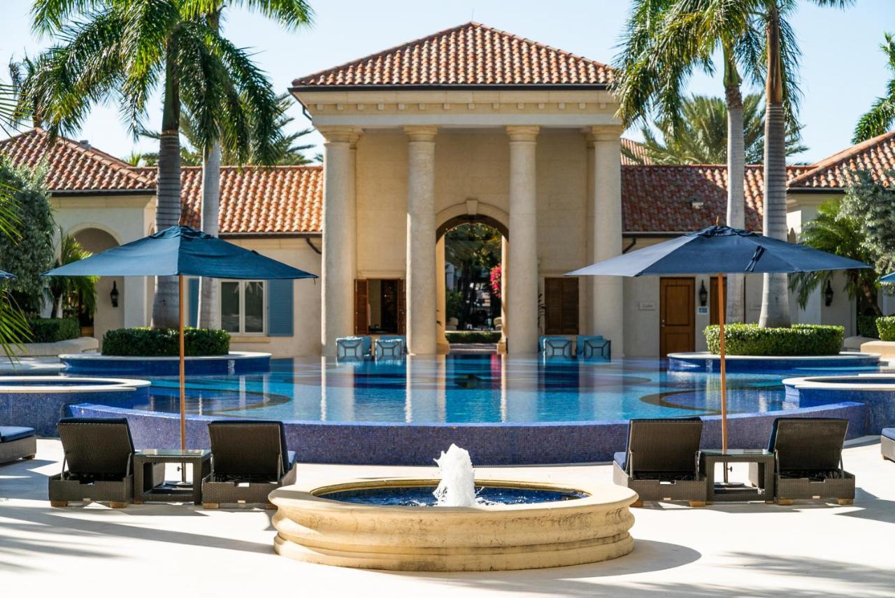Hotel The Regent Grand Grace Bay Esterno foto