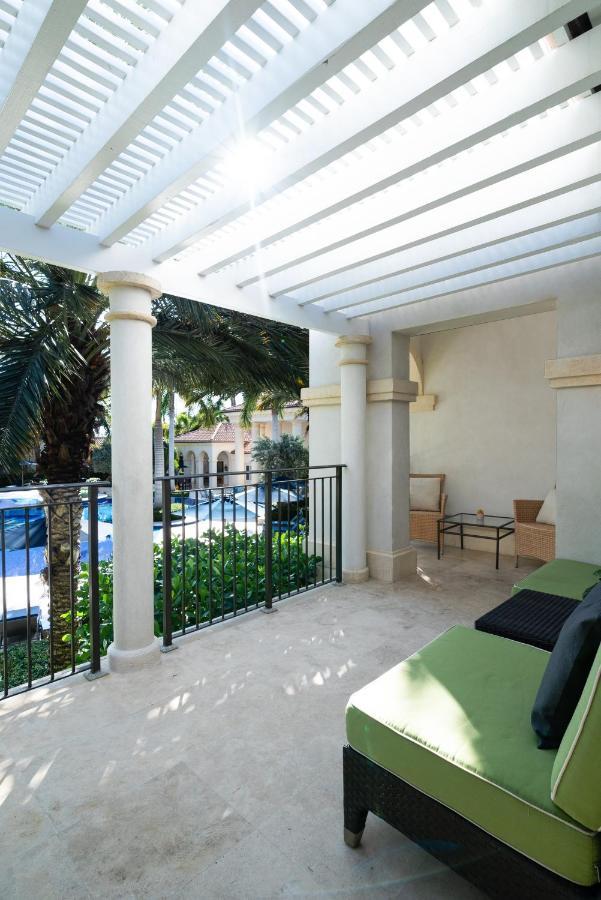 Hotel The Regent Grand Grace Bay Esterno foto