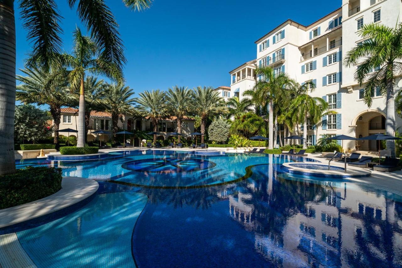 Hotel The Regent Grand Grace Bay Esterno foto