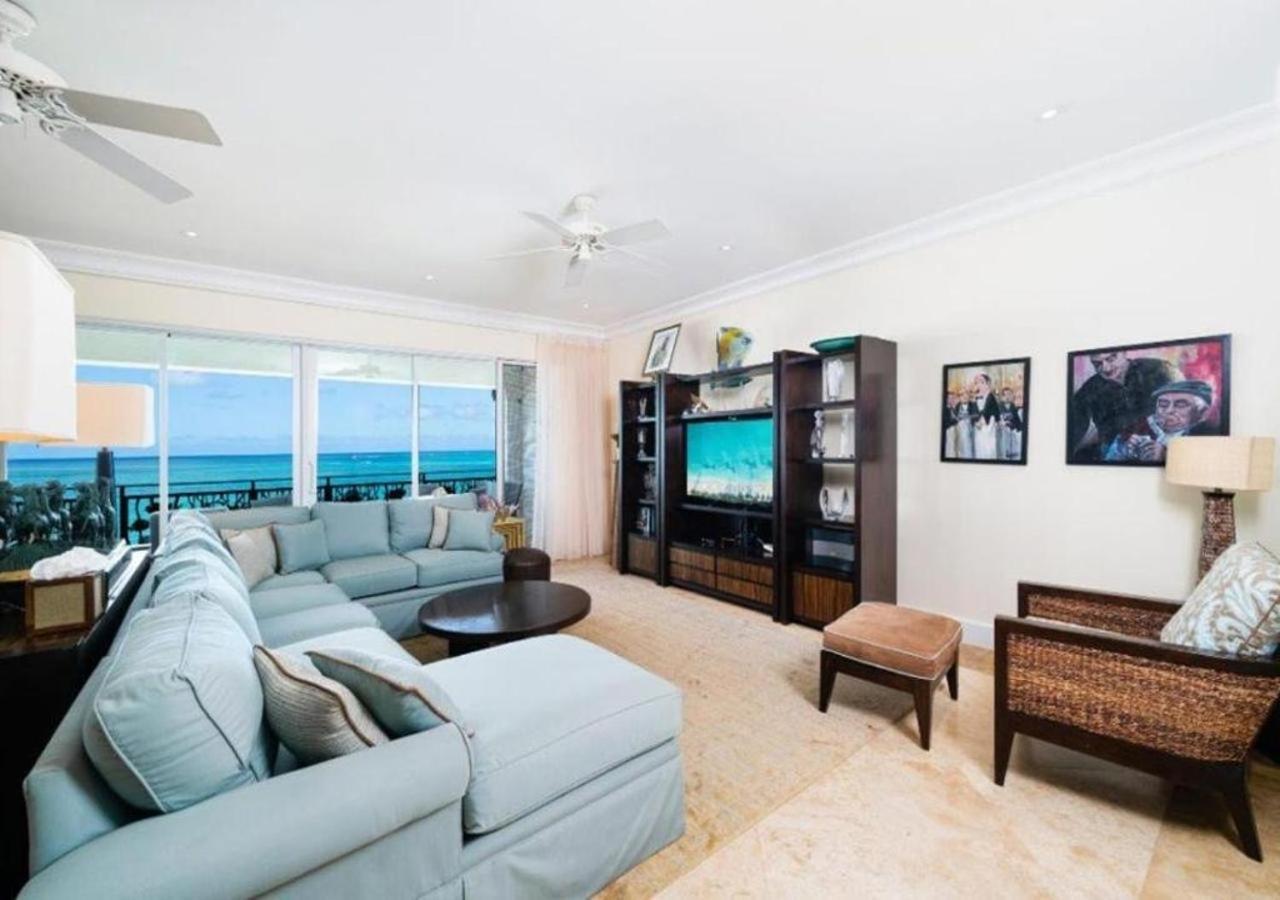 Hotel The Regent Grand Grace Bay Esterno foto