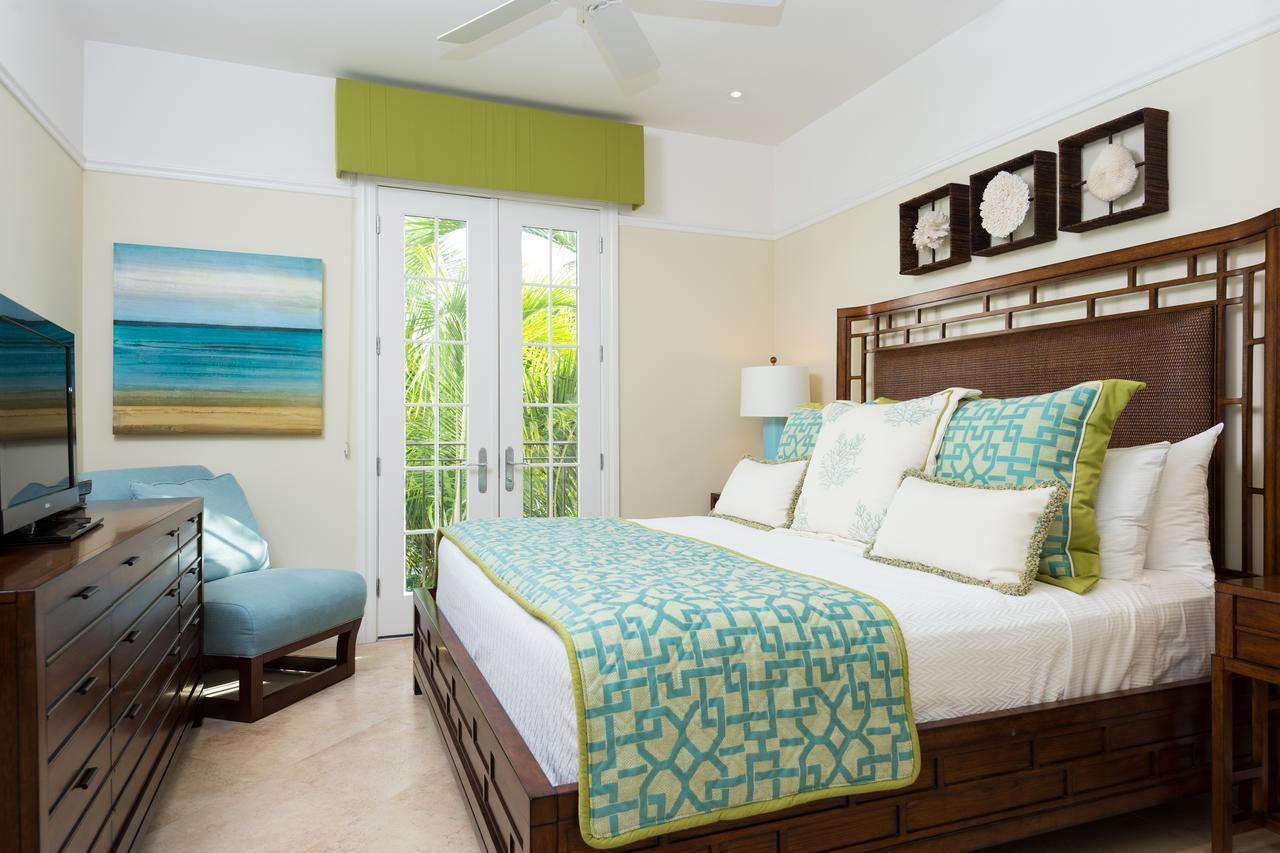Hotel The Regent Grand Grace Bay Esterno foto